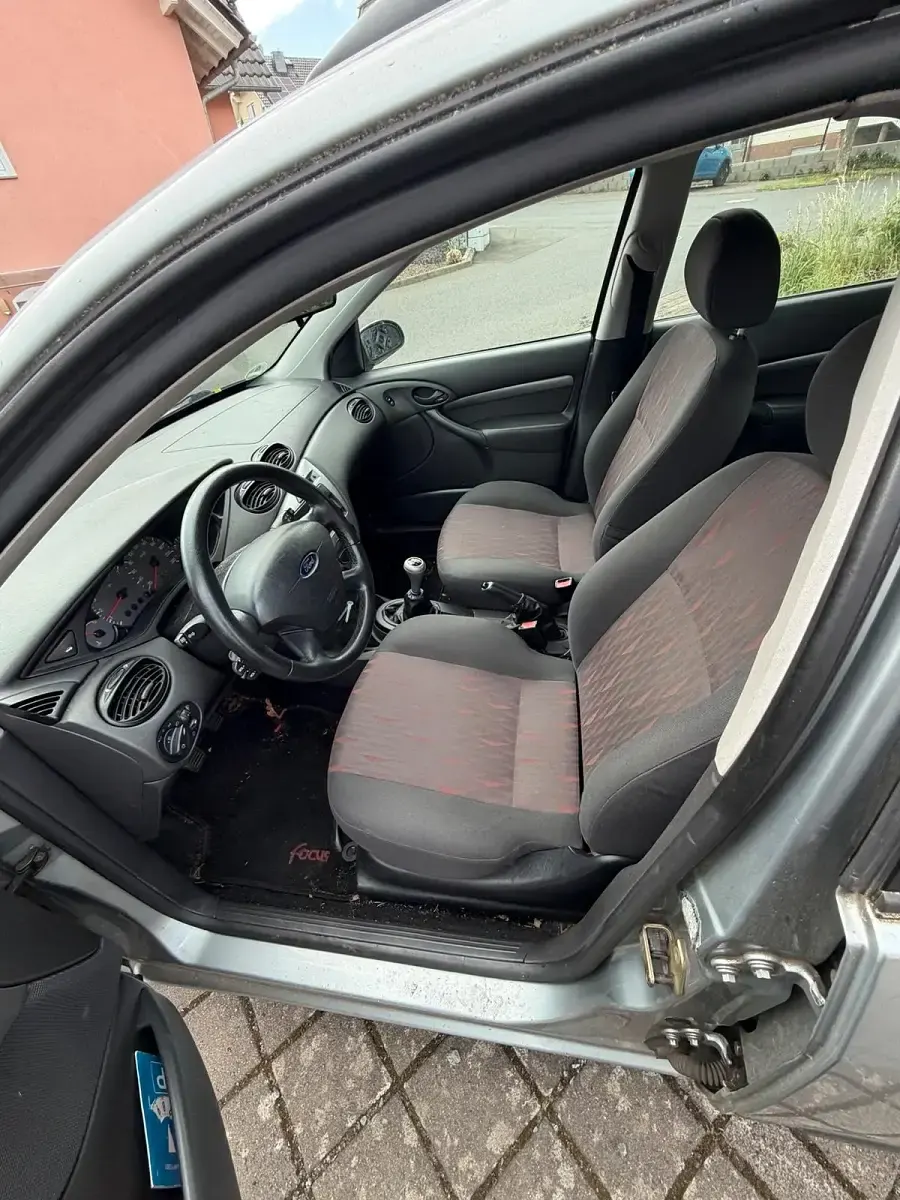 Gebraucht Ford Focus 101 PS (74 kW) 2003 Grau Kombi