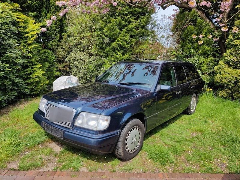 Blau Gebraucht 1996 Mercedes E250 Sportline Kombi | 2.000 € - Bild 1/4