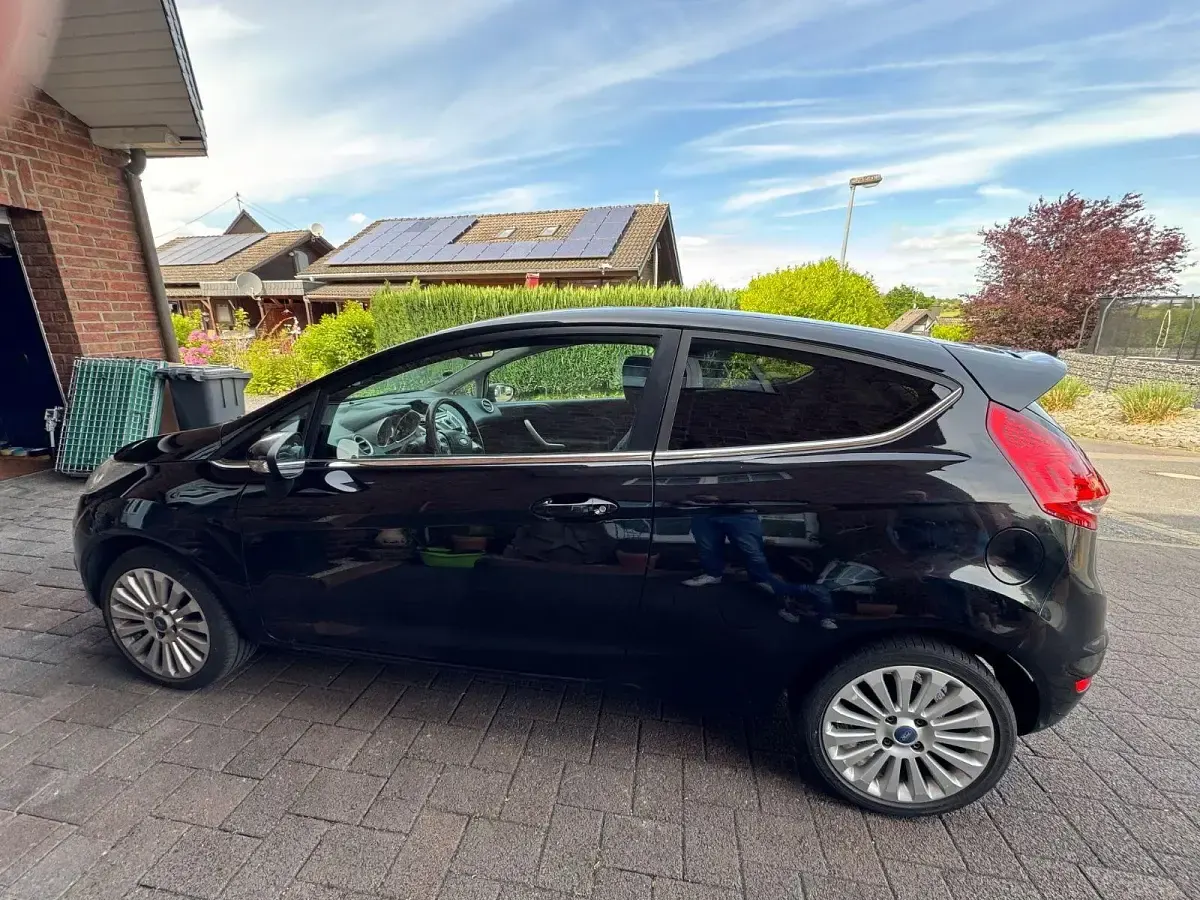 Gebraucht Ford Fiesta Titanium 97 PS (71 kW) 2009 Schwarz Limousine