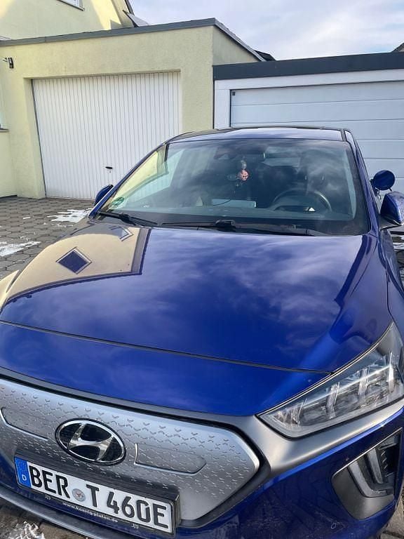 Gebraucht Hyundai Ioniq Premium 100 kW (136 PS) 2021 Blau Kleinwagen