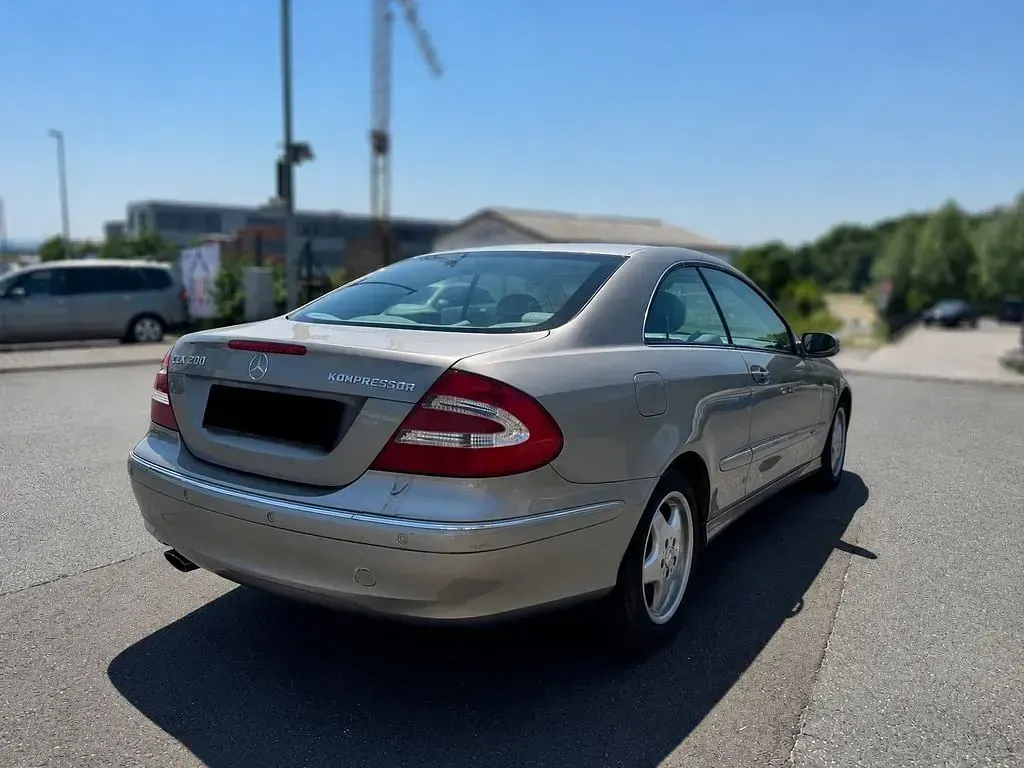 Gebraucht Mercedes CLK200 163 PS (119 kW) 2003 Silber Coupé
