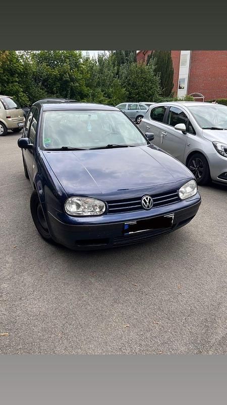 Blau Gebraucht 2000 VW Golf IV Basis Kombi | 700 € (Superpreis) - Bild 1/4