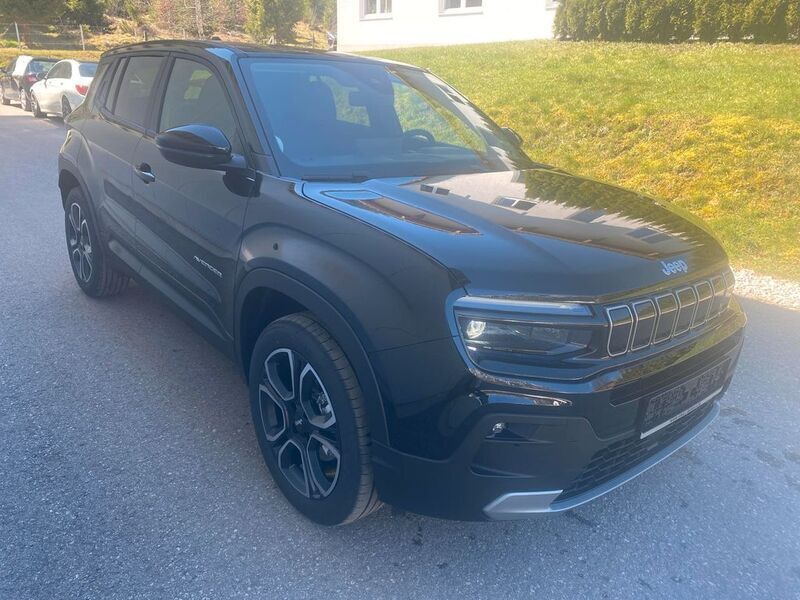 Neu Jeep Avenger Altitude 101 PS (74 kW) 2025 Schwarz SUV