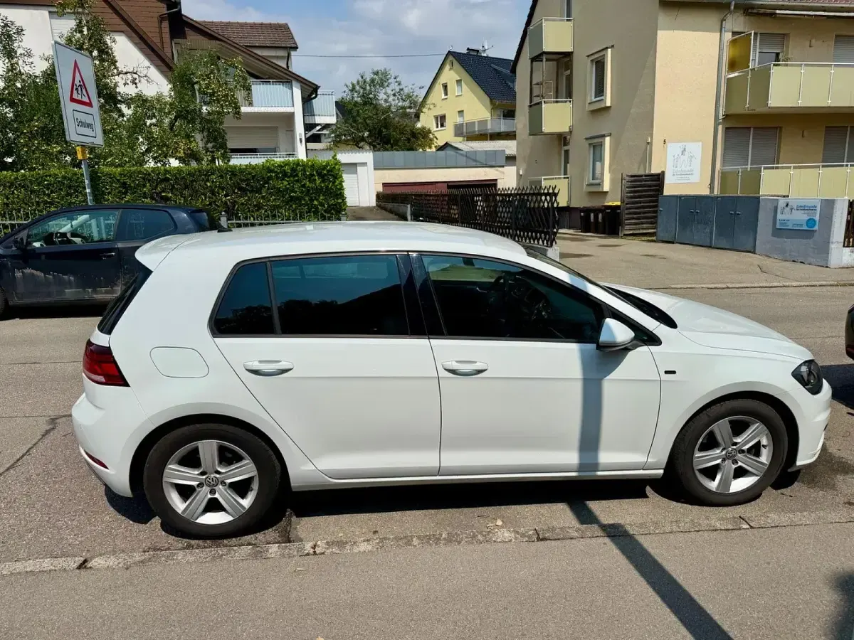 Gebraucht VW Golf VII Join 131 PS (96 kW) 2018 Weiß Limousine