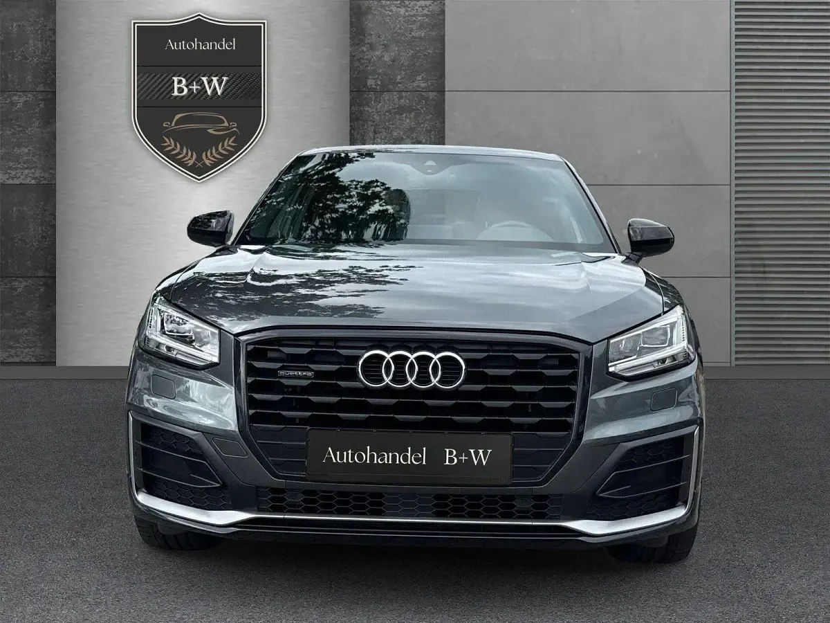 Gebraucht Audi Q2 S-Line 150 PS (110 kW) 2020 Grau SUV