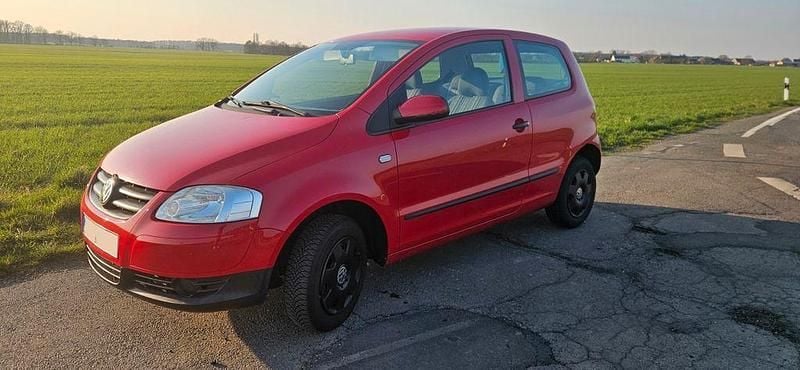 Gebraucht VW Fox 54 PS (39 kW) 2006 Rot Kleinwagen