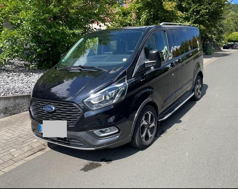 Schwarz Gebraucht 2021 Ford Tourneo Custom Active Van / Kleinbus | 39.900 € (Superpreis) - Bild 1/4