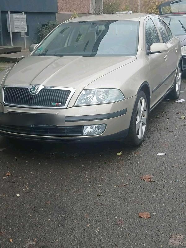 Gold Gebraucht 2007 Skoda Octavia Limousine | 1.450 € (Superpreis) - Bild 1/4