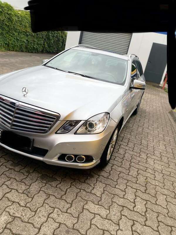 Silber Gebraucht 2011 Mercedes E200 Elegance Kombi | 10.300 € (Guter Preis) - Bild 1/4