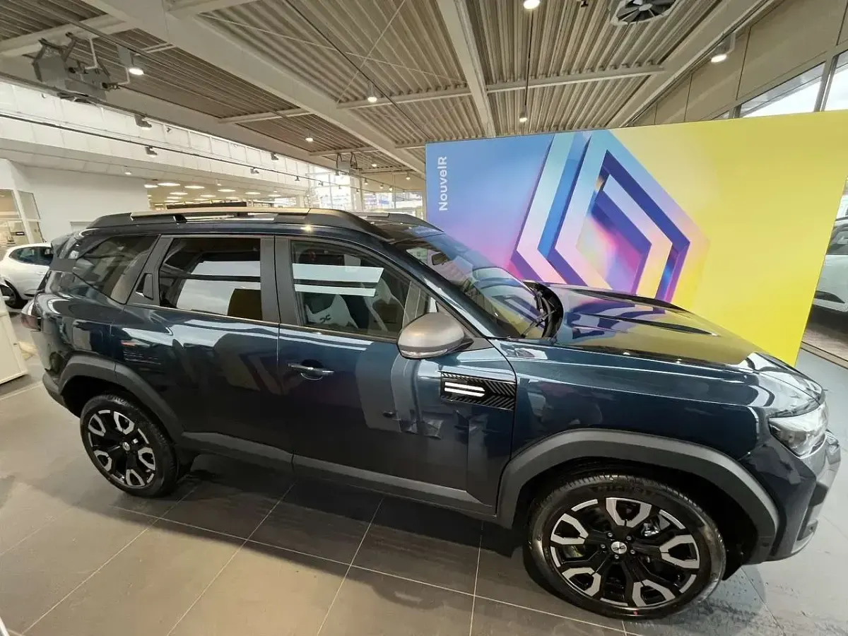 Neu Dacia Bigster Journey 140 PS (102 kW) 2026 Indigoblau SUV