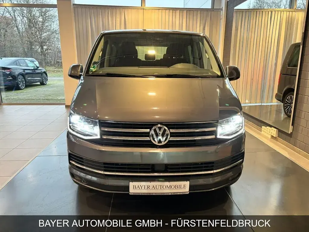 Gebraucht VW Multivan Highline 150 PS (110 kW) 2019 Grau Van / Kleinbus