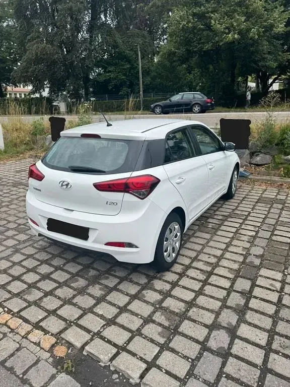Gebraucht Hyundai i20 Active 75 PS (55 kW) 2017 Weiß Limousine
