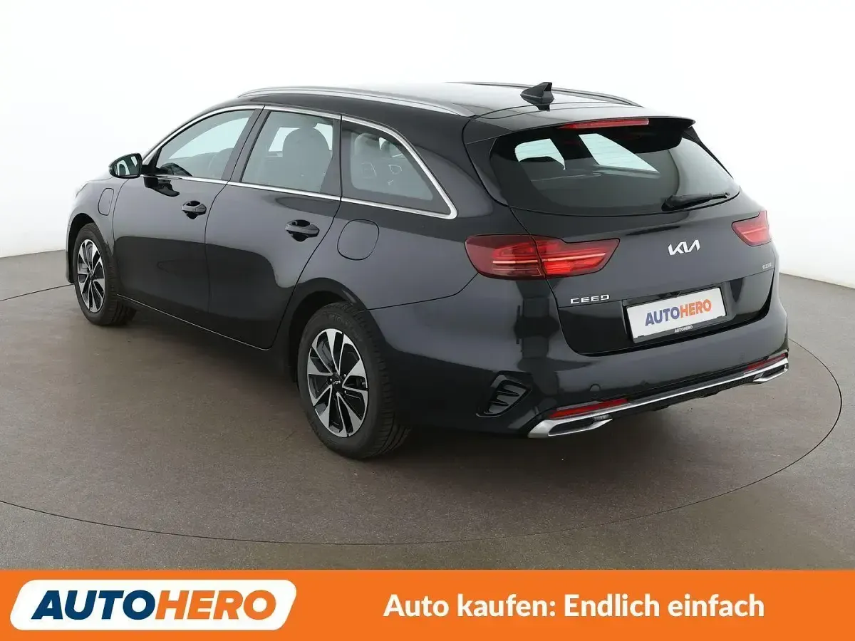 Gebraucht Kia Ceed Vision 141 PS (103 kW) 2022 Black pearl Kleinwagen