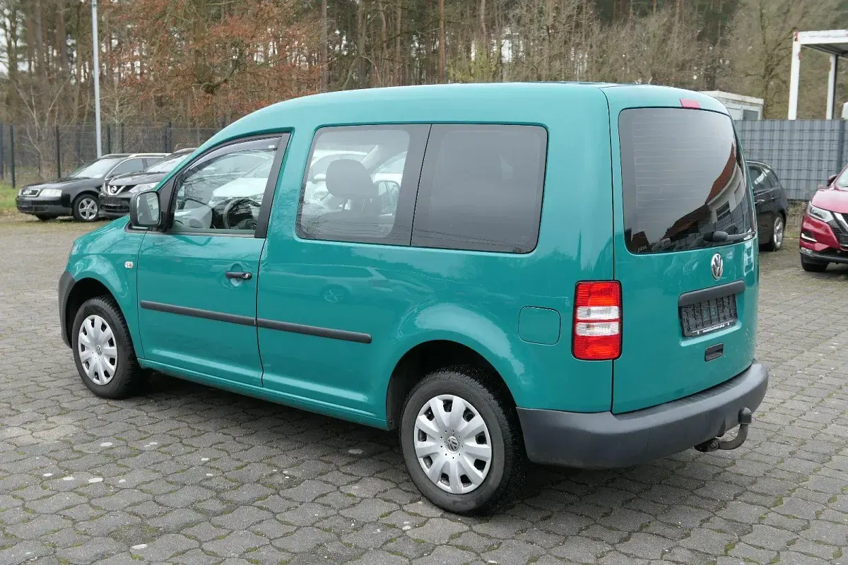 Gebraucht VW Caddy Startline 75 PS (55 kW) 2013 Grün Van / Kleinbus