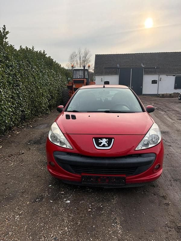 Gebraucht Peugeot 206+ 75 PS (55 kW) 2011 Rot Kleinwagen