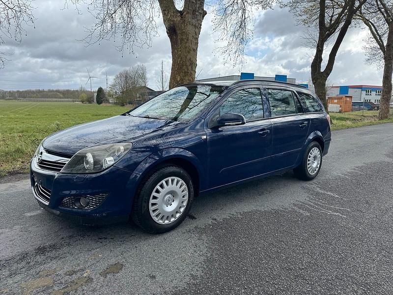 Gebraucht Opel Astra 101 PS (74 kW) 2008 Blau Kombi