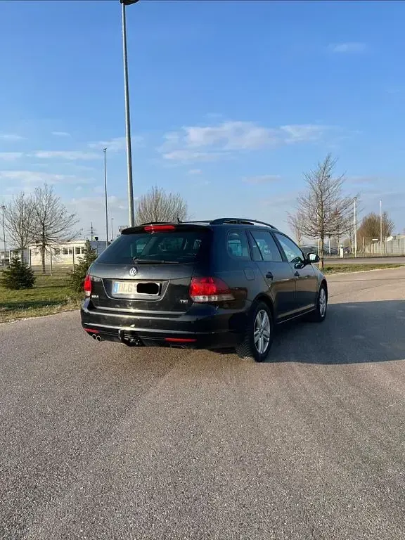 Używany VW Golf VII Match 122 KM (89 kW) 2012 Czarny Kombi