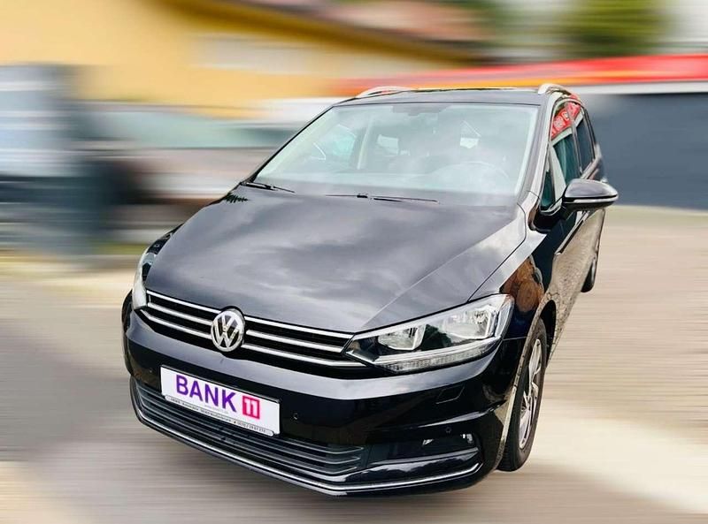 Deep black perleffekt Gebraucht 2017 VW Touran Family Van / Kleinbus | 24.049 € (Teuer) - Bild 1/4