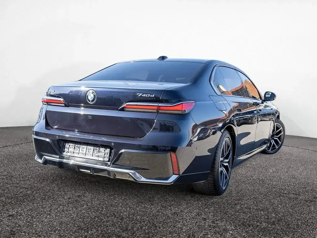 Gebraucht BMW 740 M Sport 299 PS (219 kW) 2024 Carbonschwarz Limousine