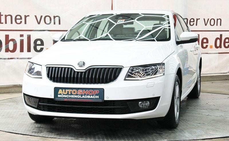 Gebraucht Skoda Octavia Elegance 179 PS (131 kW) 2013 Weiß Limousine