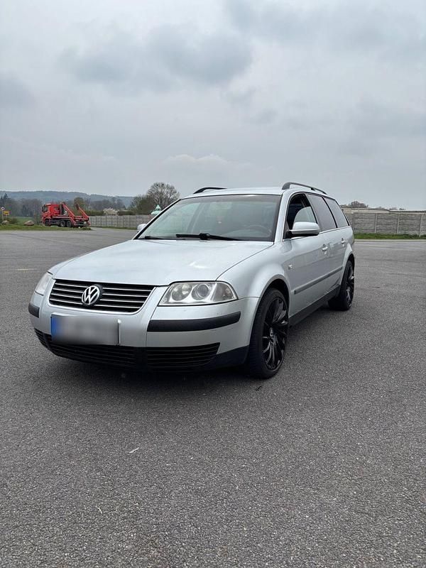 Gebraucht VW Passat 101 PS (74 kW) 2001 Silber Kombi