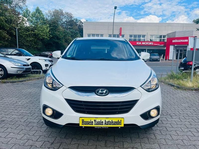 Weiß Gebraucht 2015 Hyundai ix35 Edition SUV | 6.999 € (Guter Preis) - Bild 1/4