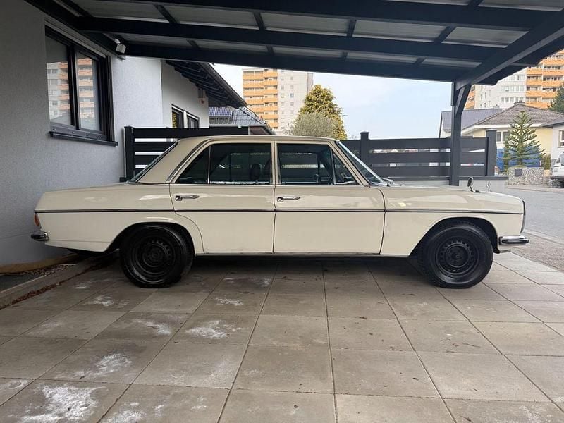 Gebraucht Mercedes 230 131 PS (96 kW) 1973 Weiß Limousine