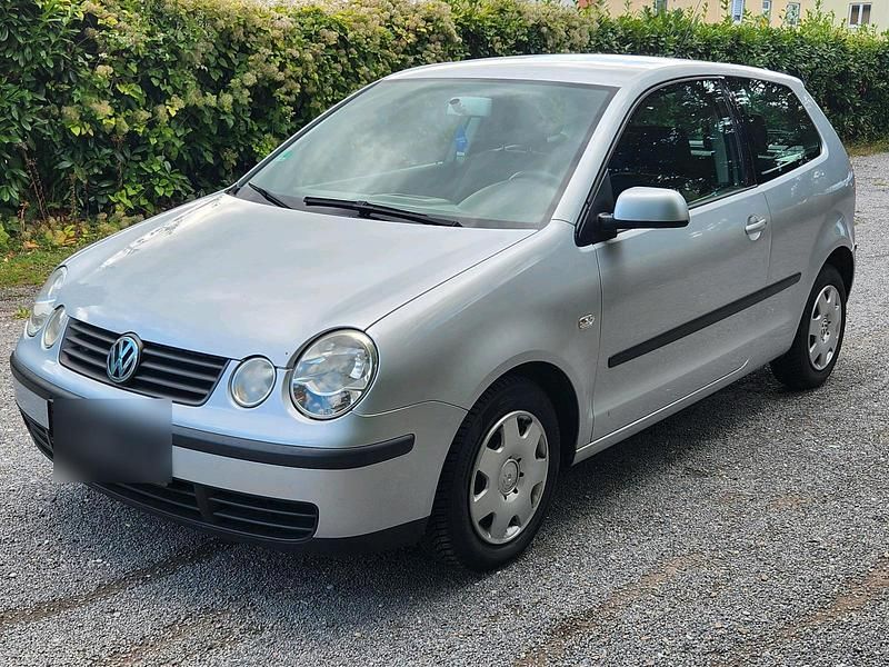Gebraucht VW Polo 64 PS (47 kW) 2002 Silber Limousine