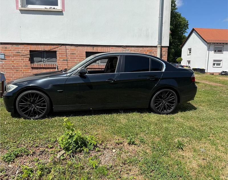Schwarz Gebraucht 2005 BMW 325 Performance Limousine | 7.500 € - Bild 1/4