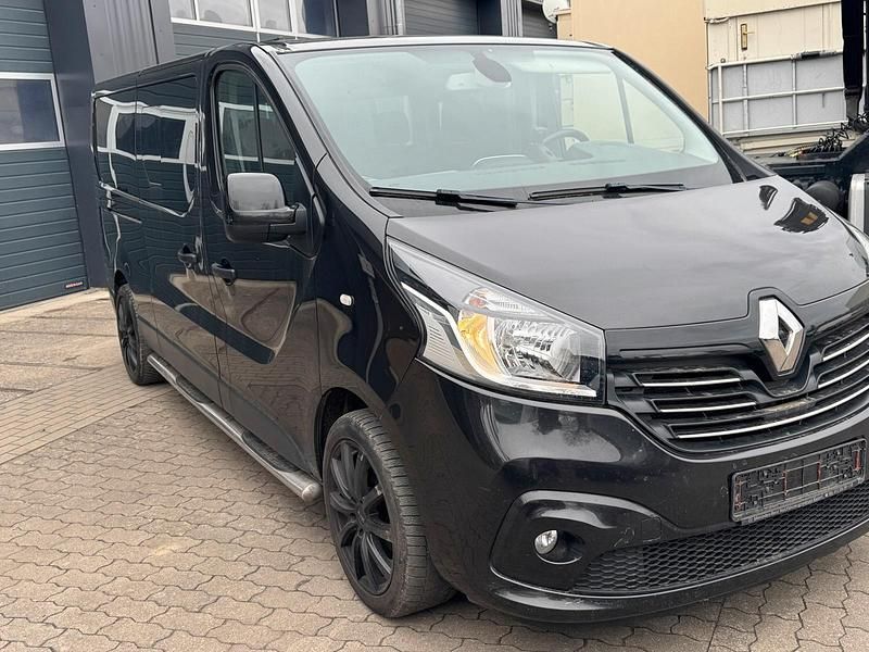 Gebraucht Renault Trafic 145 PS (106 kW) 2016 Schwarz Van / Kleinbus