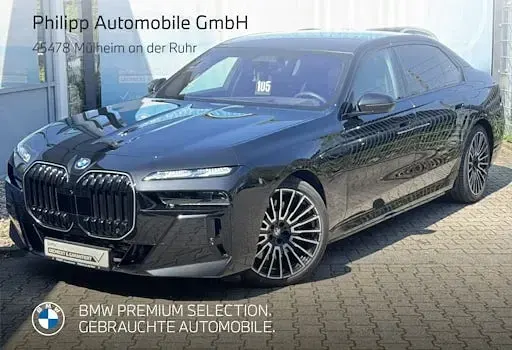 Gebraucht BMW 750e M Sport 489 PS (359 kW) 2025 Black sapphire Limousine