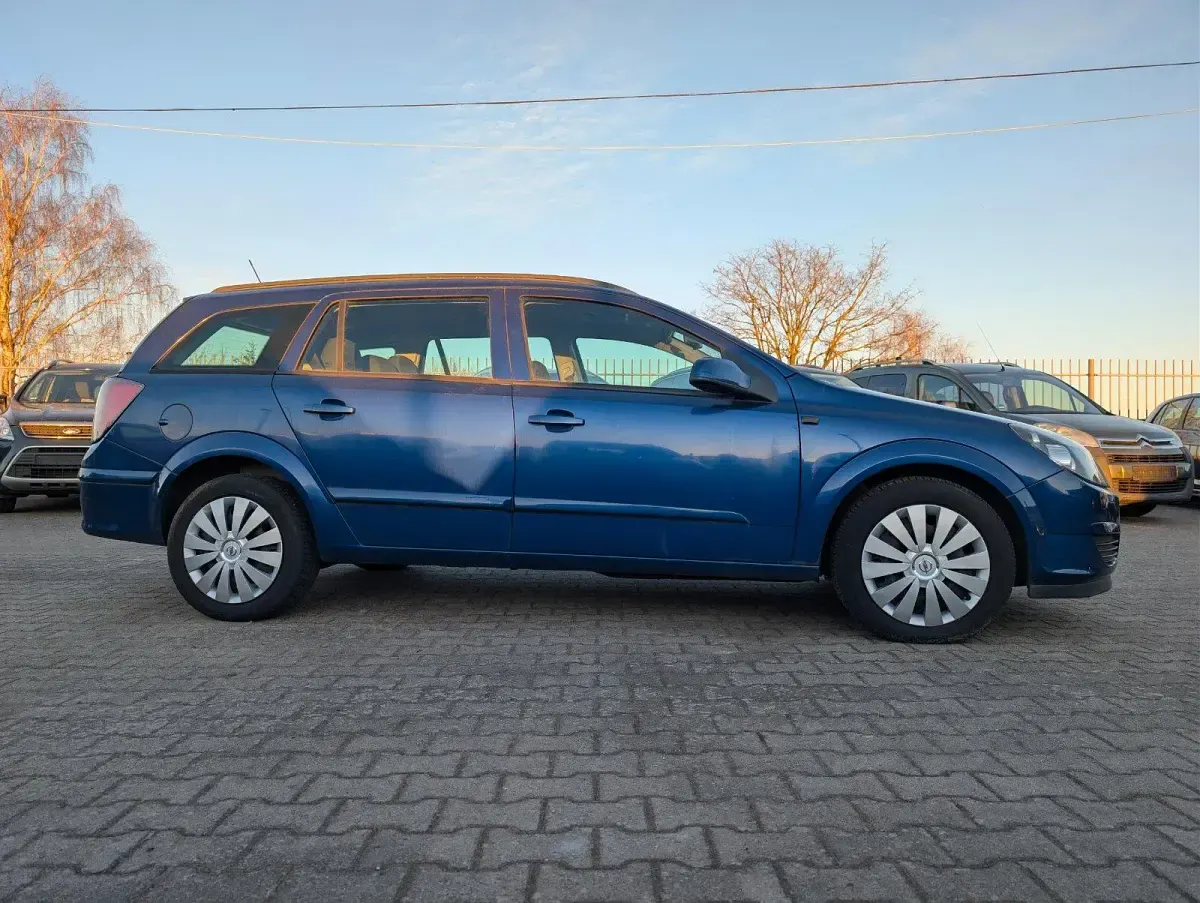 Gebraucht Opel Astra 105 PS (77 kW) 2005 Blau Kombi