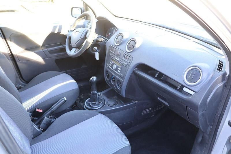 Gebraucht Ford Fusion Style 68 PS (50 kW) 2009 Silber Kleinwagen