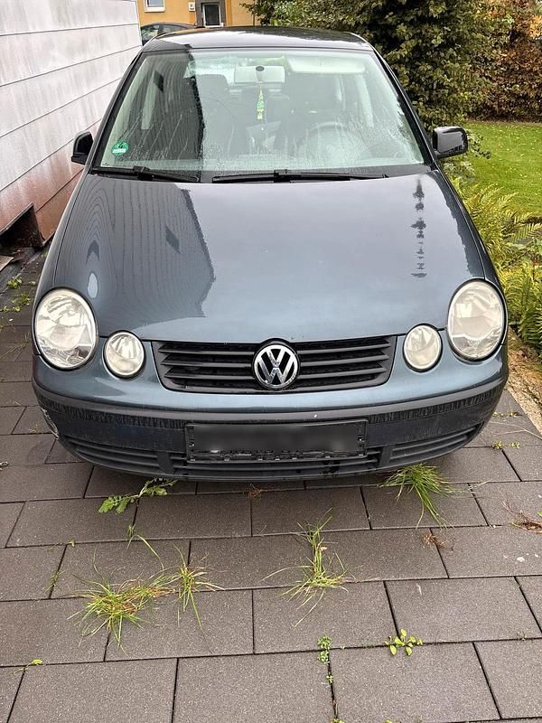 Grau Gebraucht 2003 VW Polo Limousine | 400 € (Guter Preis) - Bild 1/4