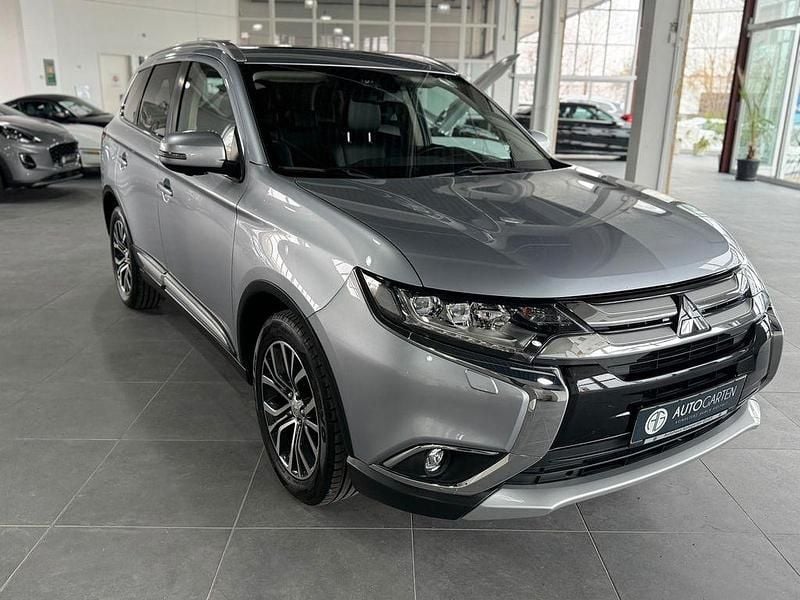 Gebraucht Mitsubishi Outlander Top 150 PS (110 kW) 2017 Coolsilber (m) SUV