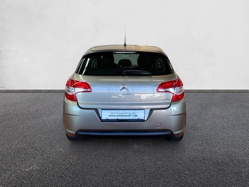 Gebraucht Citroën C4 Attraction 95 PS (69 kW) 2012 Elfenbein metallic (bronze) Kleinwagen