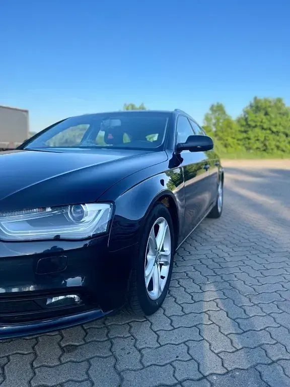 Gebraucht Audi A4 Ambition 143 PS (105 kW) 2015 Blau Kombi
