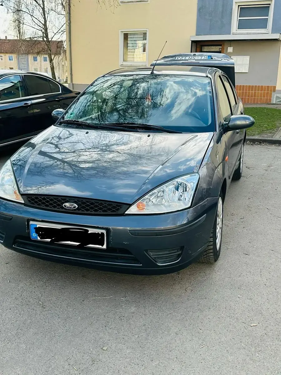 Gebraucht Ford Focus 104 PS (76 kW) 2004 Grau Limousine