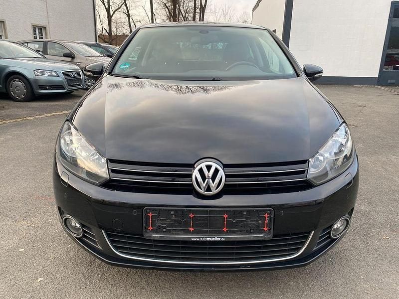 Gebraucht VW Golf VI Style 105 PS (77 kW) 2011 Schwarz Kleinwagen