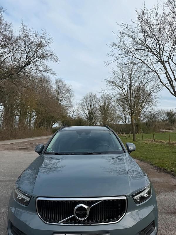 Gebraucht Volvo XC40 163 PS (119 kW) 2019 Grau SUV