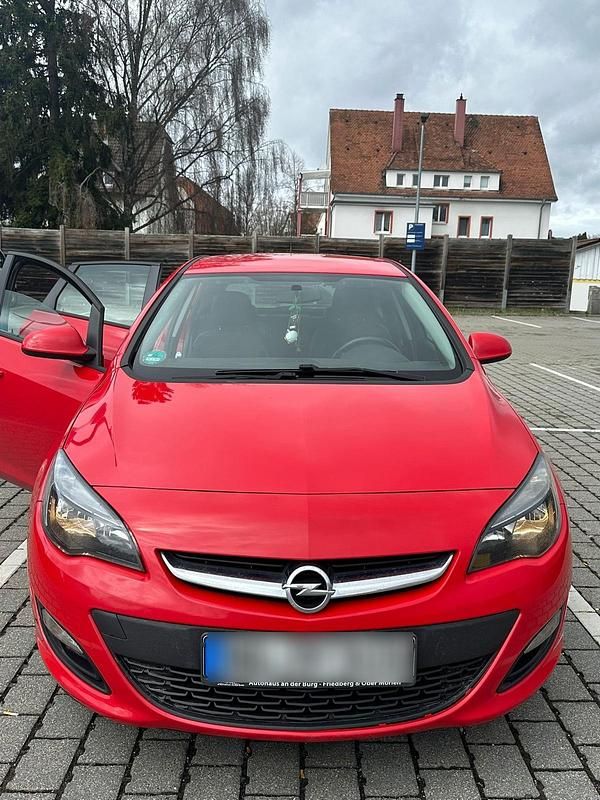 Gebraucht Opel Astra 146 PS (107 kW) 2015 Rot Kleinwagen