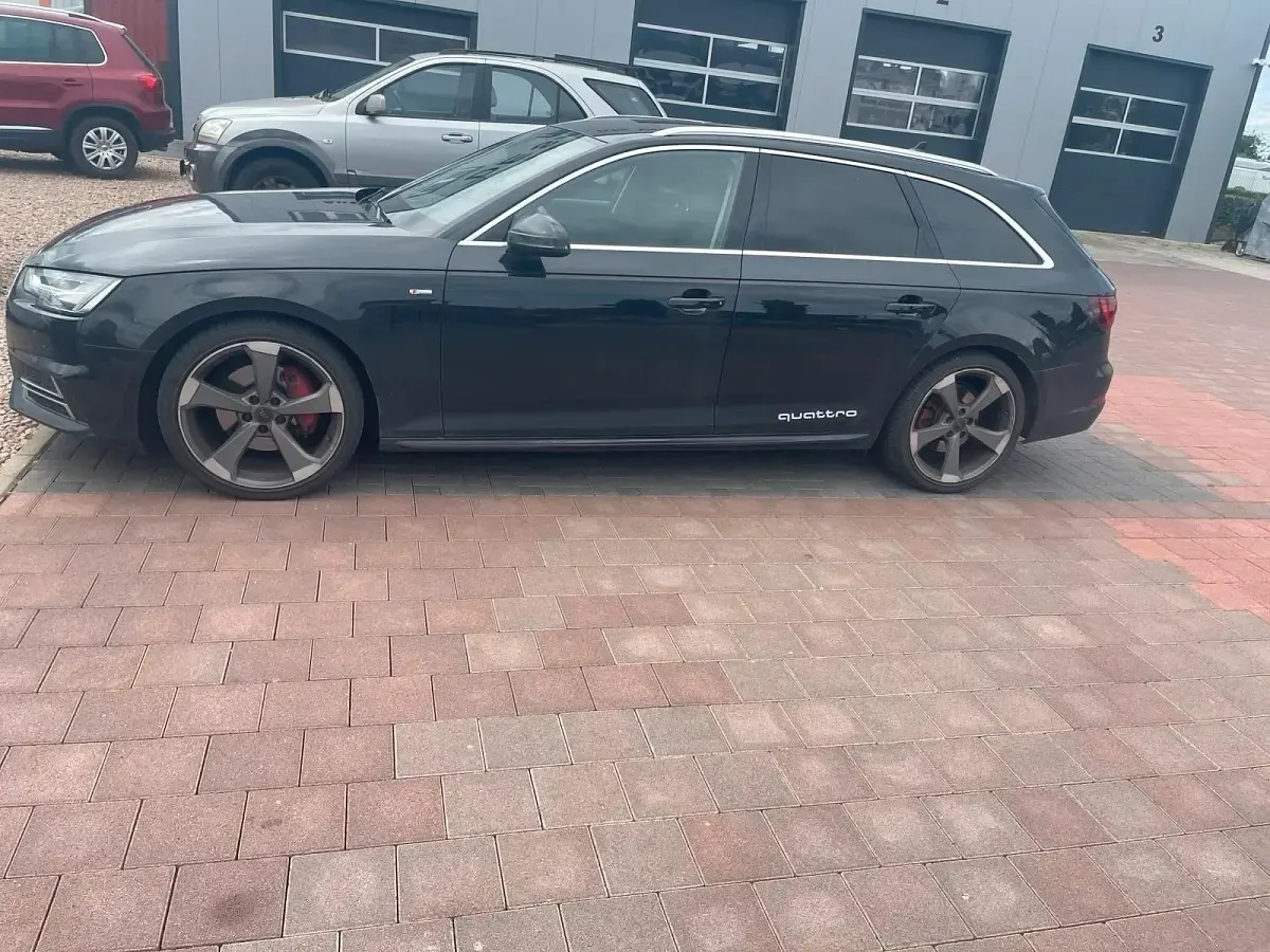 Gebraucht Audi A4 S-Line 190 PS (139 kW) 2018 Schwarz Kombi