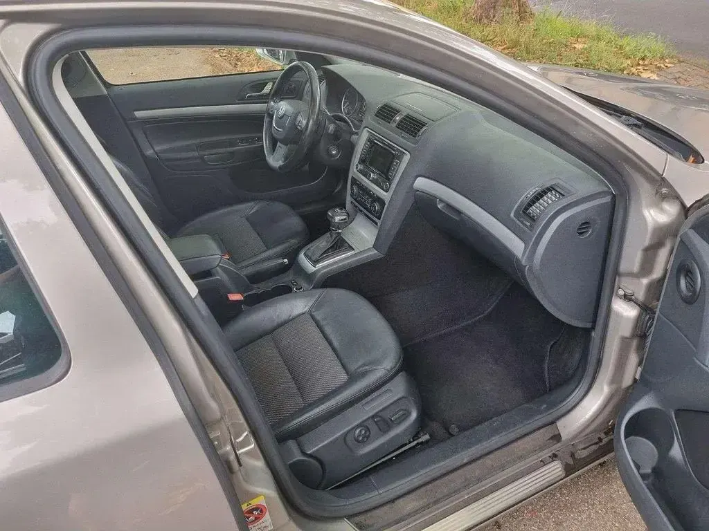 Gebraucht Skoda Octavia Elegance 160 PS (117 kW) 2012 Other Kombi