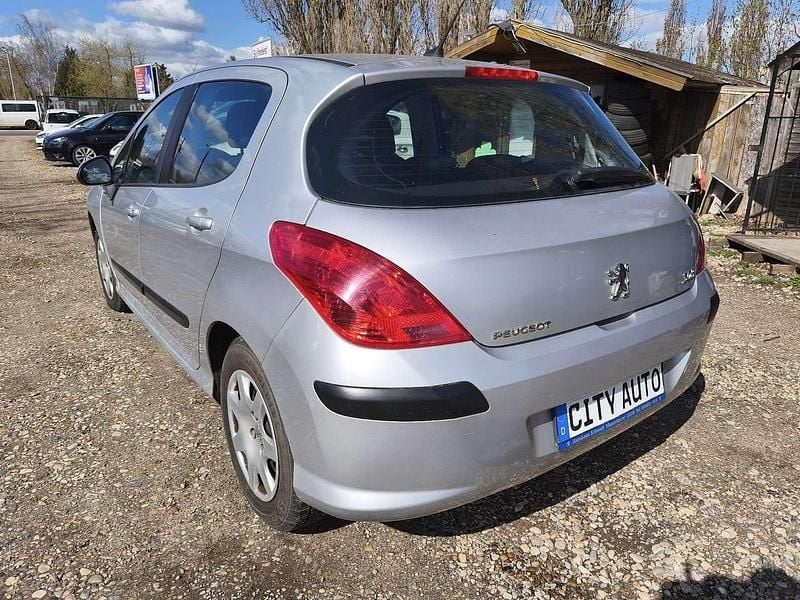 Gebraucht Peugeot 308 Tendance 95 PS (69 kW) 2008 Lackierung aluminiumgrau Kleinwagen