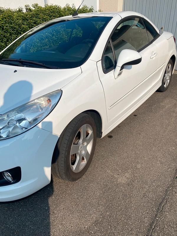 Weiß Gebraucht 2013 Peugeot 207 CC Cabrio | 4.900 € (Fairer Preis) - Bild 1/4