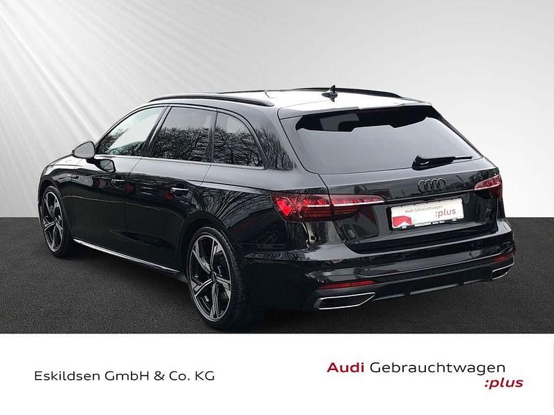 Gebraucht Audi A4 S-Line 150 PS (110 kW) 2023 Mythosschwarz metallic Kombi