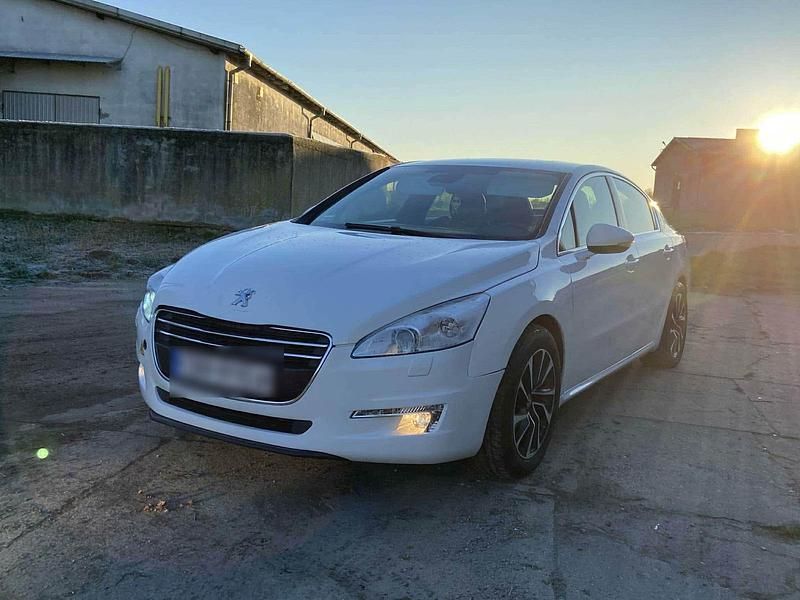 Weiß Gebraucht 2012 Peugeot 508 Limousine | 5.999 € - Bild 1/4