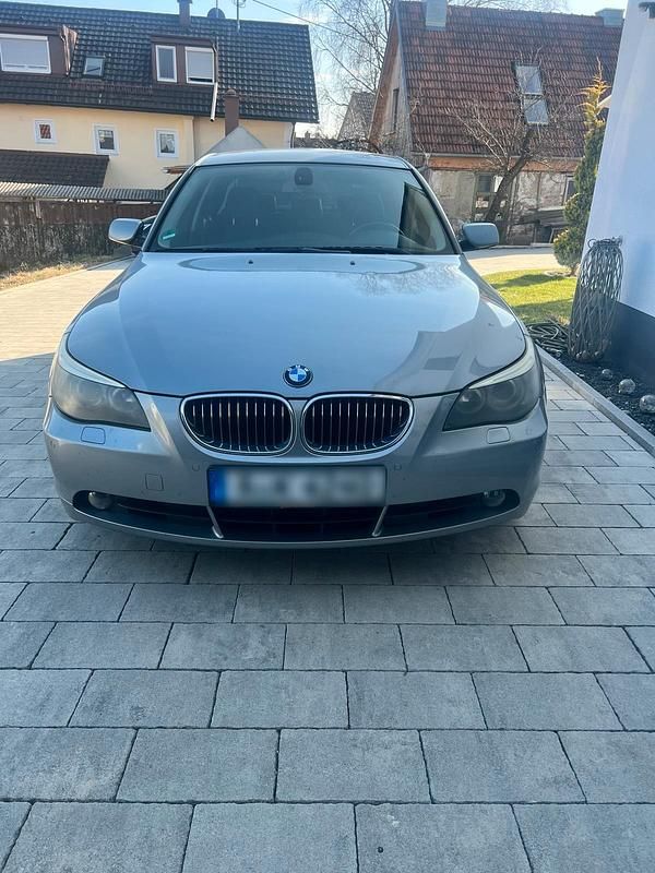 Gebraucht BMW 525 168 PS (123 kW) 2005 Grau Limousine