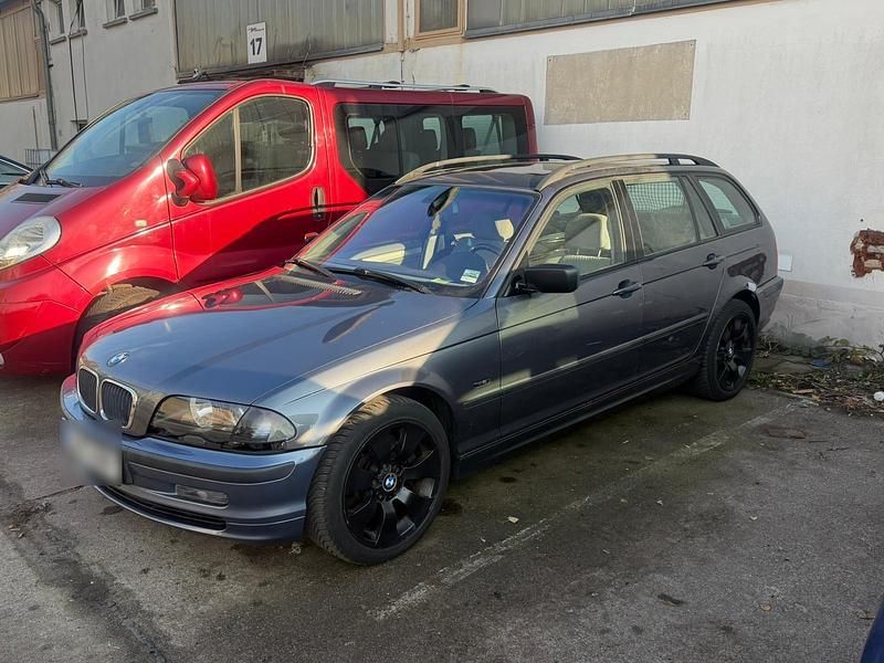 Gebraucht BMW 330 Sport Line 231 PS (169 kW) 2001 Grau Kombi