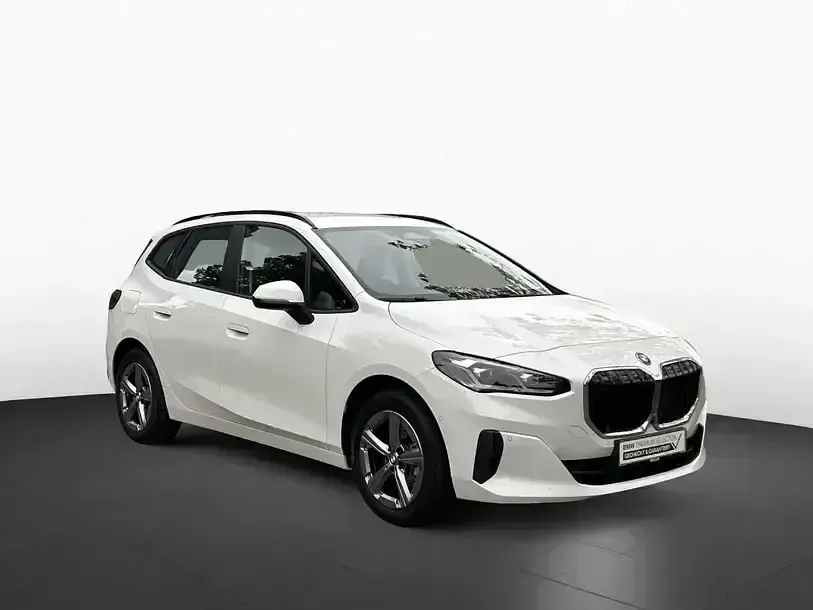 Gebraucht BMW 225 Active Tourer Performance 245 PS (180 kW) 2023 Alpinweiss iii (weiß) Van / Kleinbus